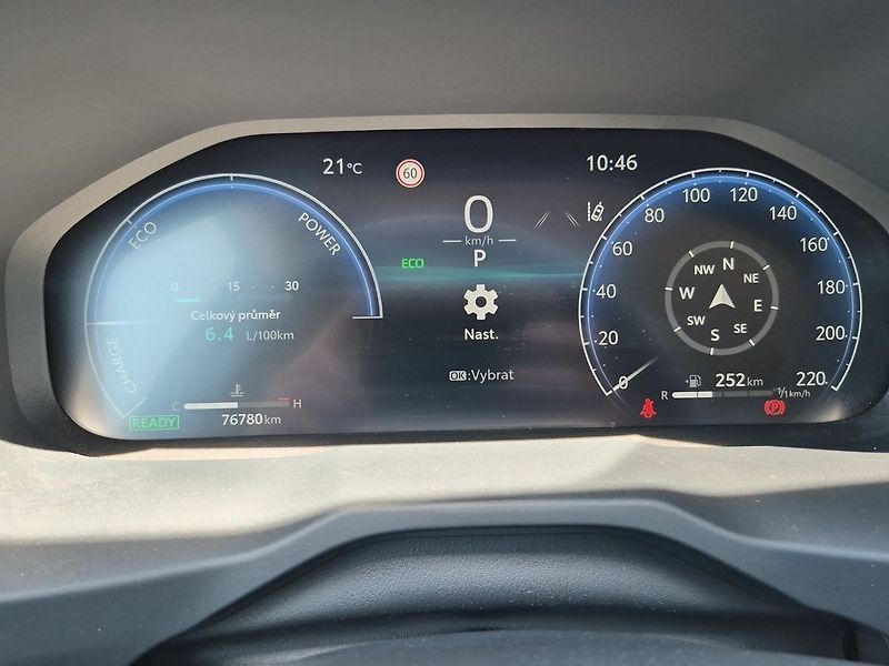 Toyota RAV4 Executive 2,5 Hybrid e-CVT 4WD - fotka 20 z 30