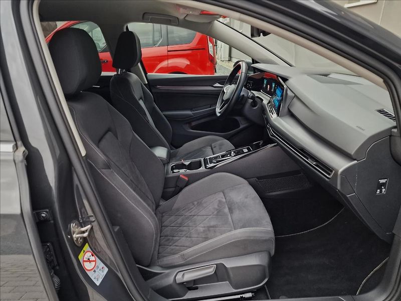 Volkswagen Golf 2.0TDI 110kW DSG Style, 1.Maj - fotka 14 z 50
