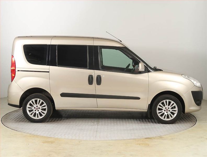 Fiat Dobló (2010) 1.3 MultiJet, 5Míst - fotka 6 z 21