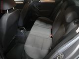 Volkswagen Golf (2010) 1.6TDi, autoAC, STK10/27 - náhled 10