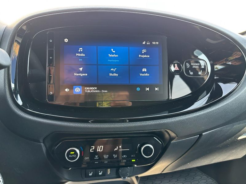 Toyota Aygo 1.0 VVT-i X-play Style AT - fotka 19 z 26