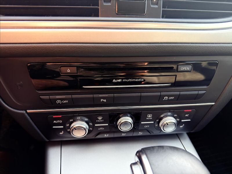 Audi A6 Avant 2,0 TDi Automat - fotka 17 z 30