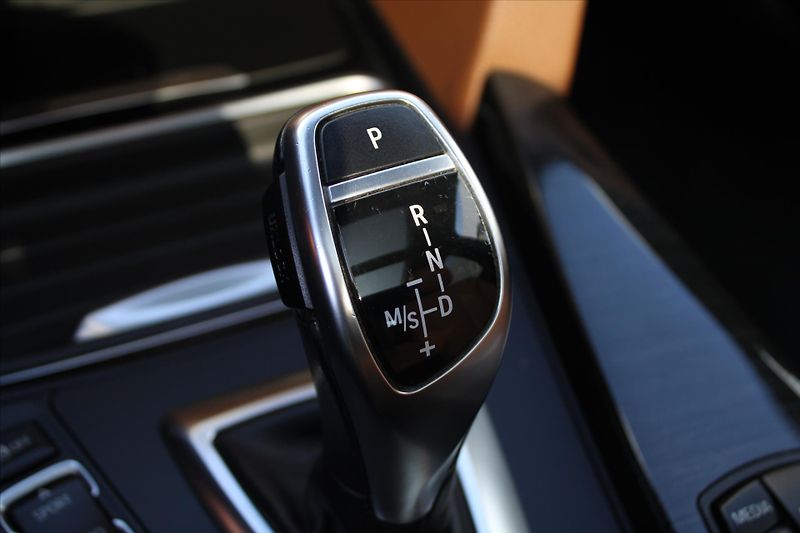 BMW Řada 3 320d xDrive NAVI KŮŽE PANORAMA - fotka 21 z 27