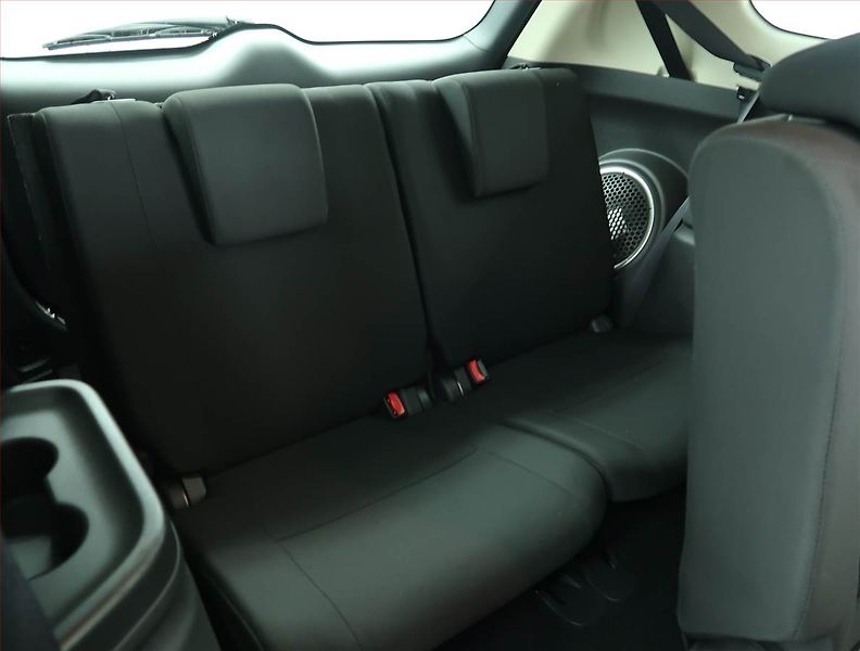 Mitsubishi Outlander (2013) 2.2 DI-D, 4X4, 7 míst, ČR - fotka 16 z 18