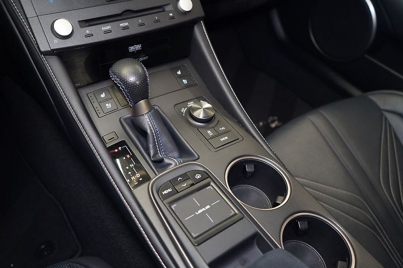 Lexus RC F - fotka 28 z 40