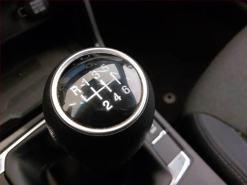 SsangYong Korando (2023) Style Plus 1.5 T-GDI, ČR,1.maj - fotka 16 z 17