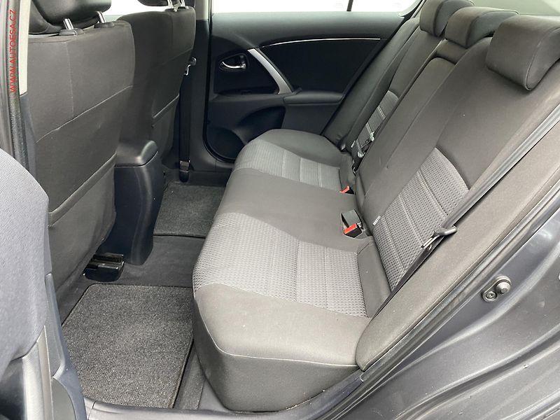 Toyota Avensis (2012) 1.8 VVT-i, +kola - fotka 10 z 19
