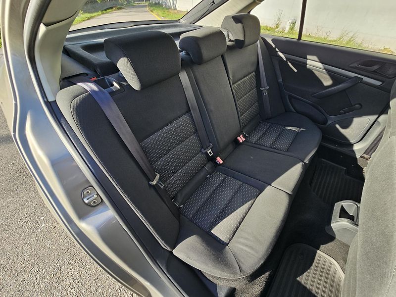 Škoda Octavia (2011) 2 1.6TDI FACELIFT  - fotka 16 z 17