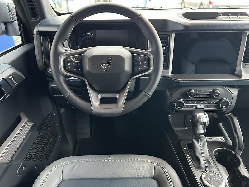 Ford Bronco 2.7 EcoBoost 246kW OUTER BANKS - fotka 15 z 37