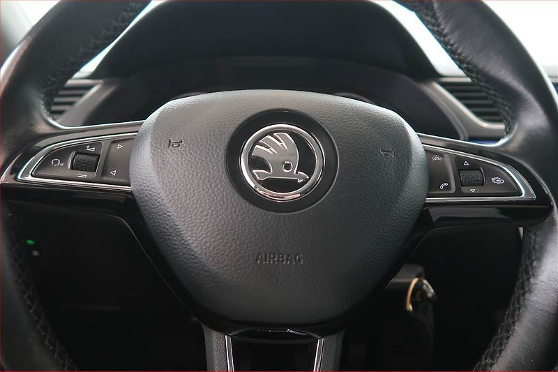 Škoda Superb (2016) 1.6 TDI, Navi, Bi-Xenony - fotka 15 z 20