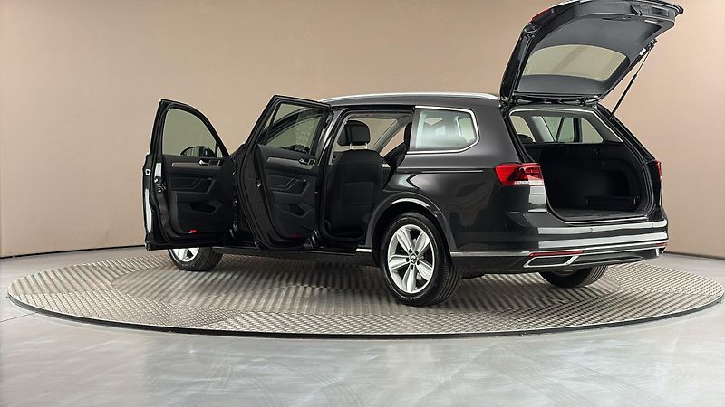 Volkswagen Passat 2.0 TDI DSG Elegance Variant - fotka 7 z 27