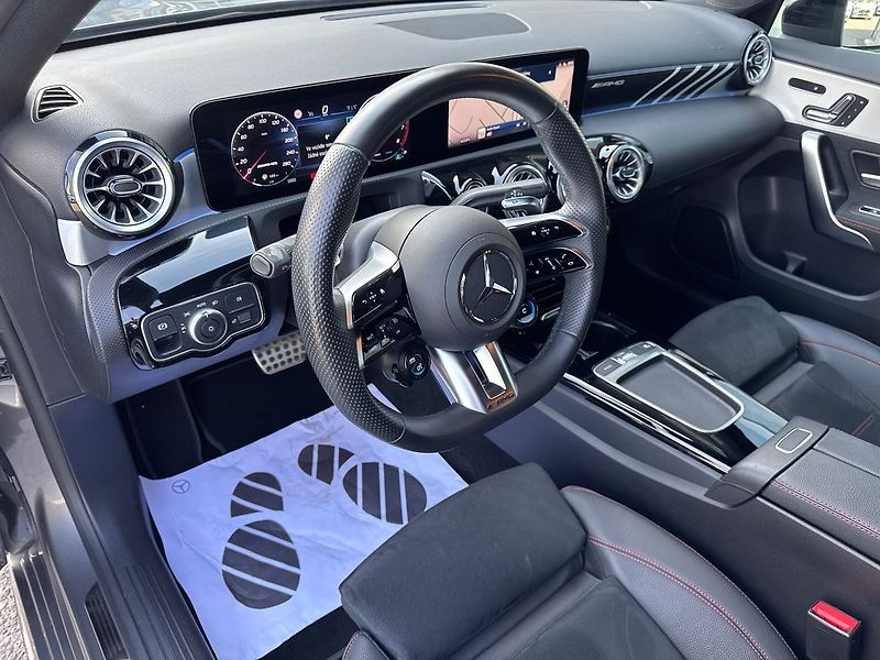 Mercedes-Benz Třídy A 35 AMG 4MATIC - fotka 10 z 20