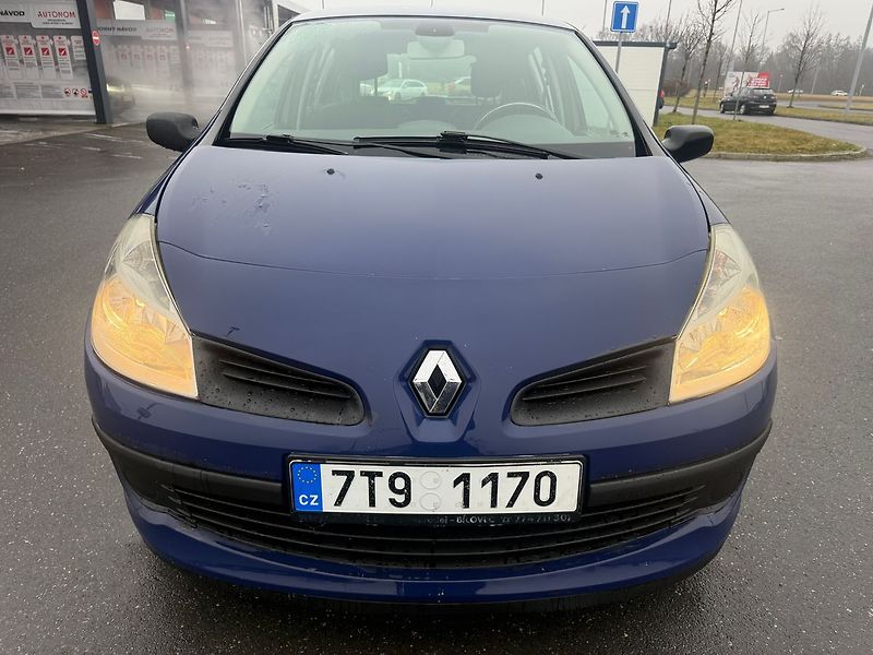 Renault Clio 1,5 DCI - fotka 8 z 11
