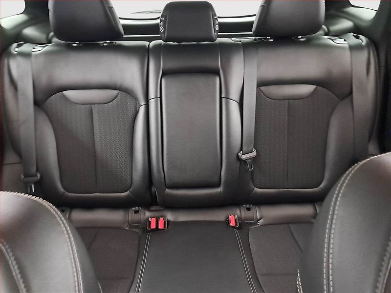 Renault Kadjar (2017) 1.2 TCe, ČR,1.maj, Kůže, Navi - fotka 10 z 18