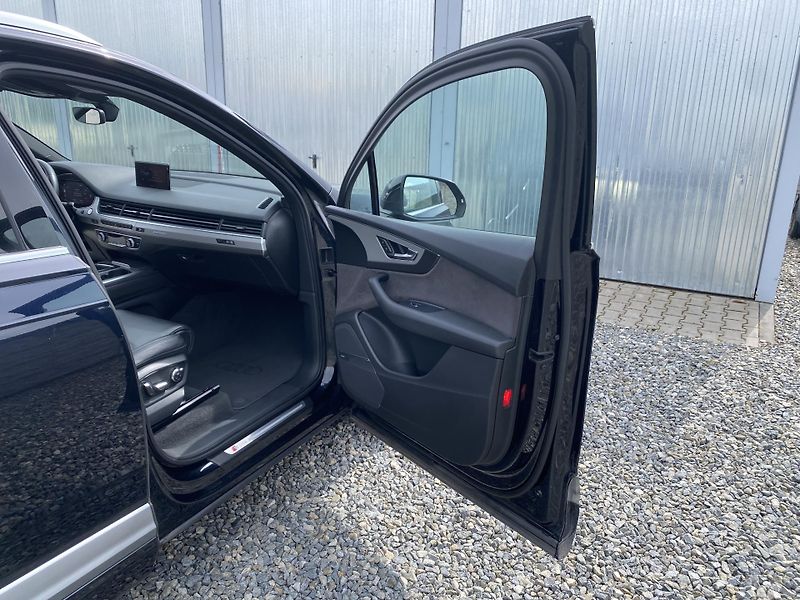 Audi Q7 3.0TDi 4x4 270PS S-LINE 7MÍST! - fotka 134 z 173