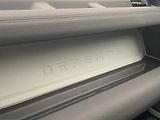 Land Rover Defender 130 D300 SE AWD AUT CZ 8míst - náhled 31