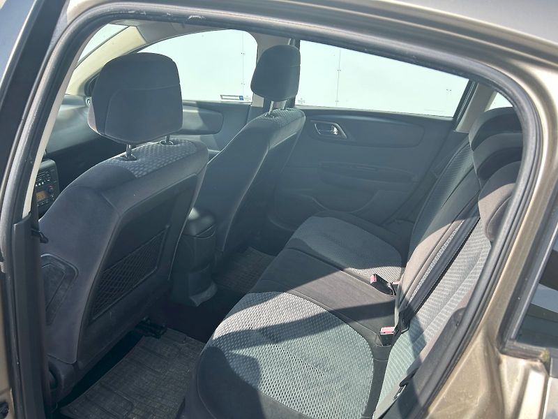 Citroën C4 (2009) 1.4i 16V 65kW - fotka 14 z 21
