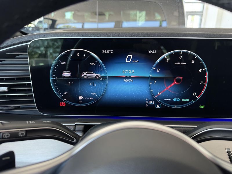 Mercedes-Benz GLE (2023) 580 4MATIC AMG PANORAMA VZDUCH - fotka 44 z 46