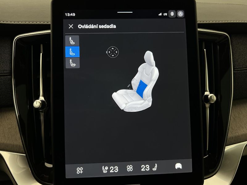 Volvo XC90 T8 AWD RECHARGE BRIGHT PLUS - fotka 37 z 56