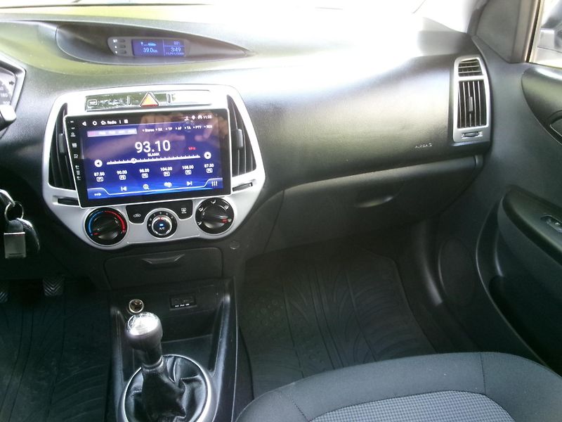 Hyundai i20 (2014) 1,2i - ZADÁNO - fotka 21 z 25
