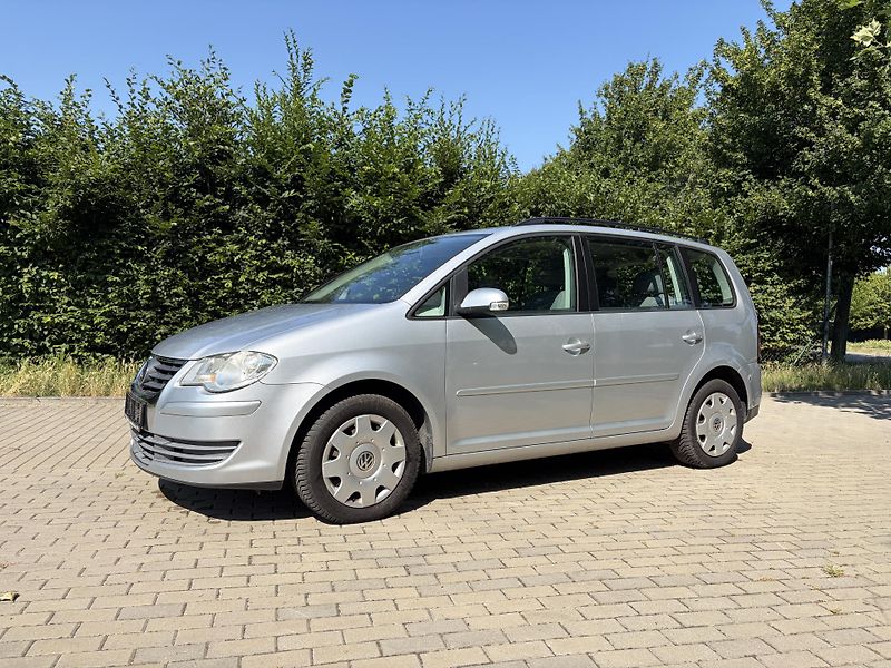 Volkswagen Touran 1.6 75kw Trendline 7 míst - fotka 3 z 25