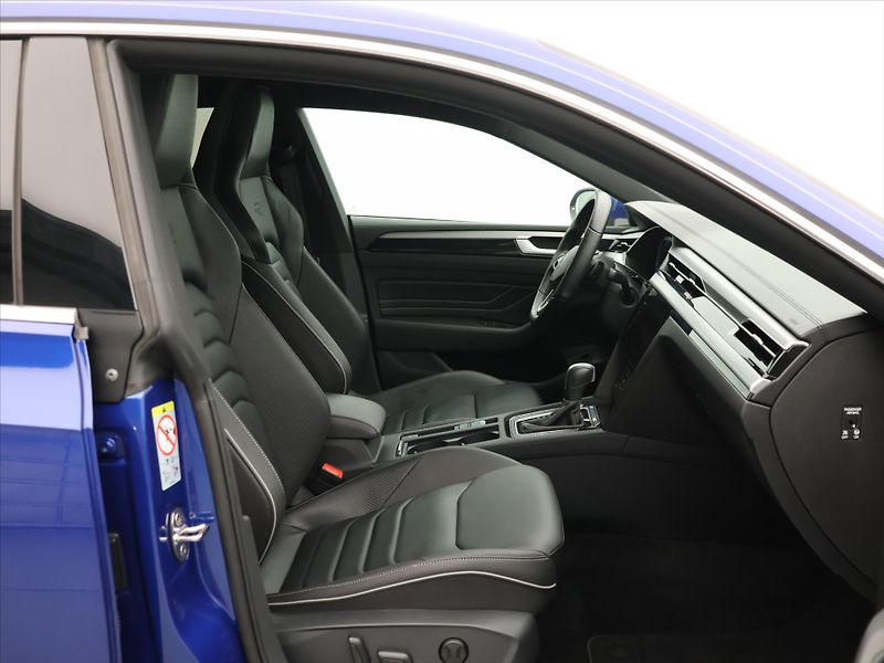 Volkswagen Arteon 2,0 TSI 206kW 4Motion DSG R-Li - fotka 11 z 32