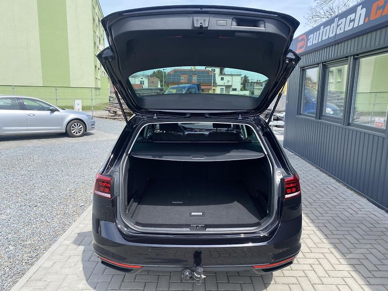 Volkswagen Passat 2.0TSI140kW-1xMAJ.-LED-DSG-ACC - fotka 38 z 49