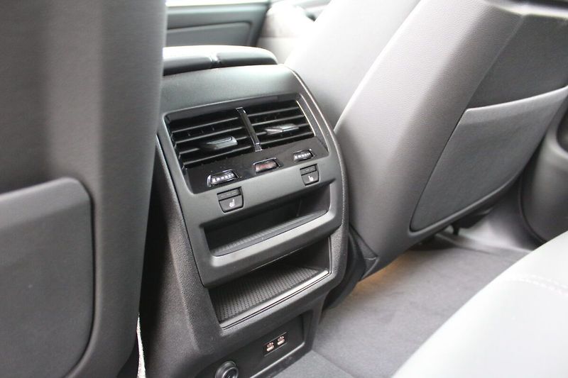 BMW X5 xDrive30d Mpaket vzduch - fotka 13 z 27
