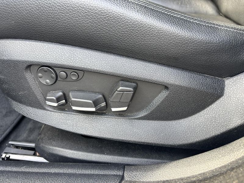 BMW Řada 5 (2011) 3.0D XDRIVE, 190kW, REZERVACE - fotka 17 z 23