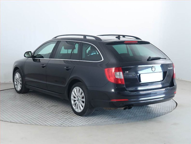 Škoda Superb (2013) Ambition 2.0 TDI, Automat - fotka 4 z 18