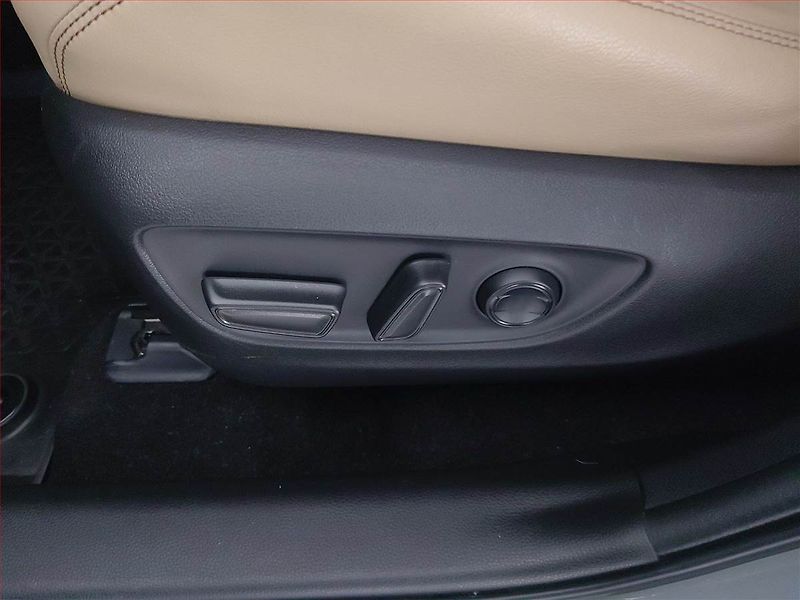 Toyota RAV4 (2022) 2.5 Hybrid - fotka 16 z 20