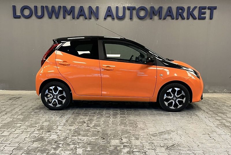 Toyota Aygo 1.0 SELECTION x-cite - fotka 15 z 15