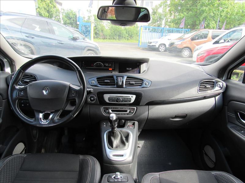 Renault Grand Scénic 2,0 dCi 118kW 1.majitel 7 míst - fotka 12 z 33