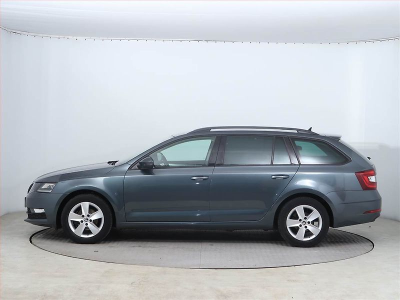 Škoda Octavia (2019) Ambition 1.6 TDI, Serv.kniha - fotka 3 z 14