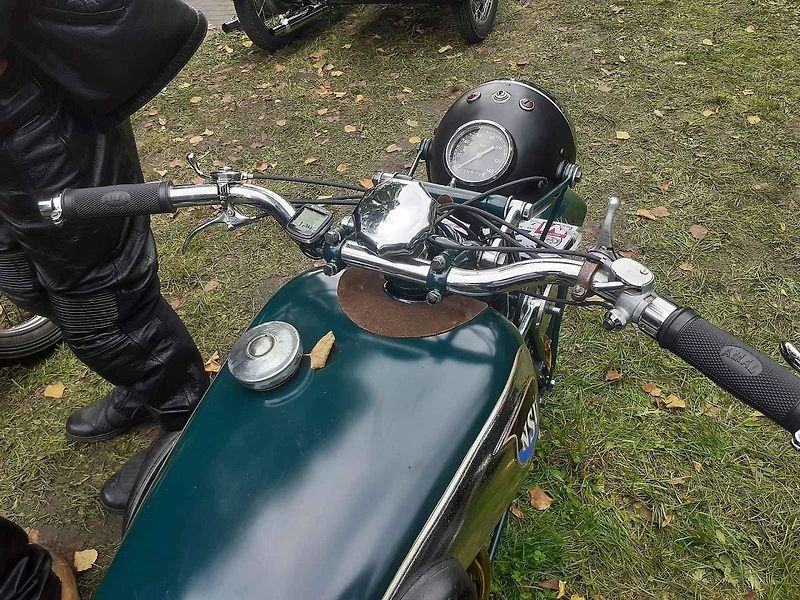 Milovníci historických automobilů i motocyklů si první říjnovou sobotu přišli na své při tradičním závodu Brno-Soběšice.