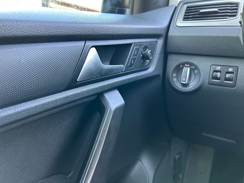 Volkswagen Caddy (2016) 2.0 TDi LIFE servisní kniha - fotka 25 z 35