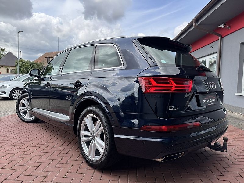 Audi Q7 (2016) 3.0TDi S-Line LED Bose Vzduch - fotka 3 z 50
