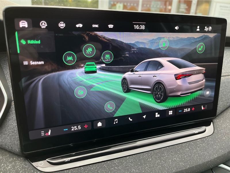 Škoda Octavia 1.5 TSI 110kW TOP SELECTION - fotka 16 z 28