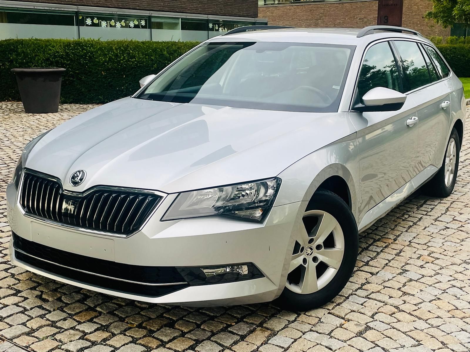 Škoda Superb 1.4TSI 4x4 MANUÁL VÝHŘEV TAŽNÉ