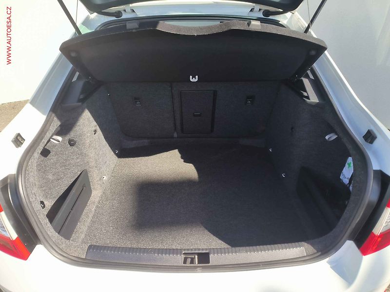 Škoda Octavia (2015) 1.6TDi, ČR, AC, výhřev sed. - fotka 7 z 17