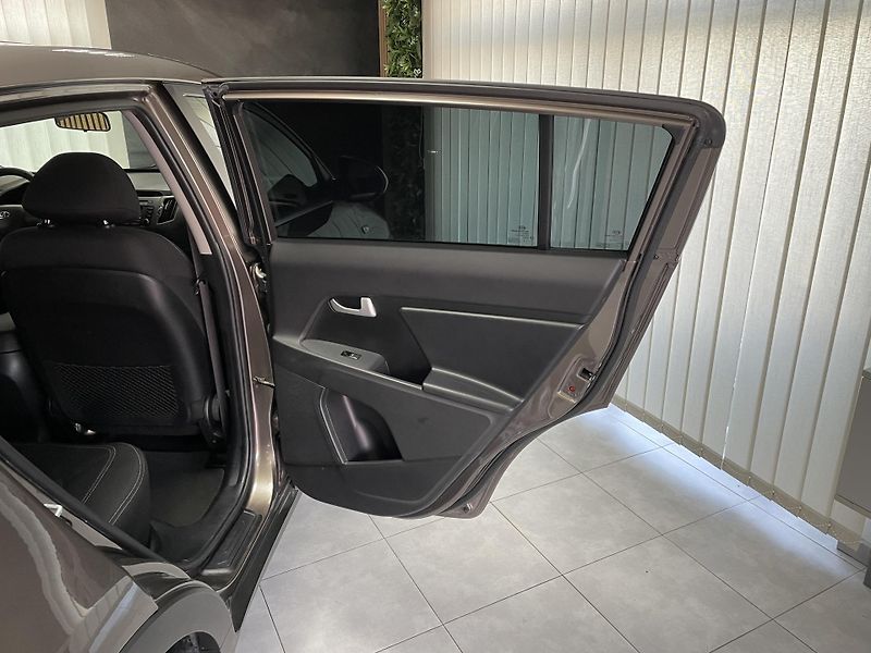 Kia Sportage 1.6 GDi ČR TZ REZERVACE  - fotka 14 z 23