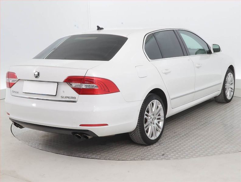 Škoda Superb (2014) 3.6 FSI V6, 4X4, Automat - fotka 5 z 18