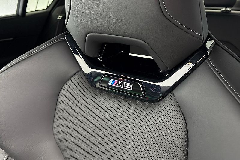 BMW M5 Sedan - fotka 7 z 28