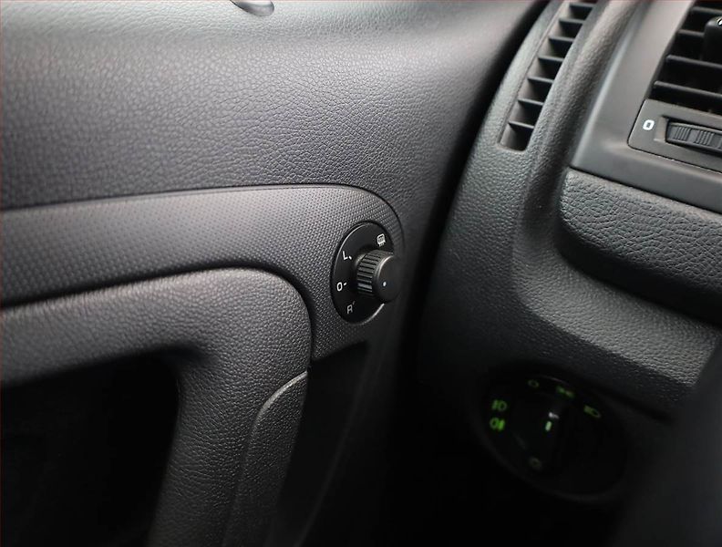 Škoda Roomster (2010) Sport 1.6 TDI - fotka 15 z 17