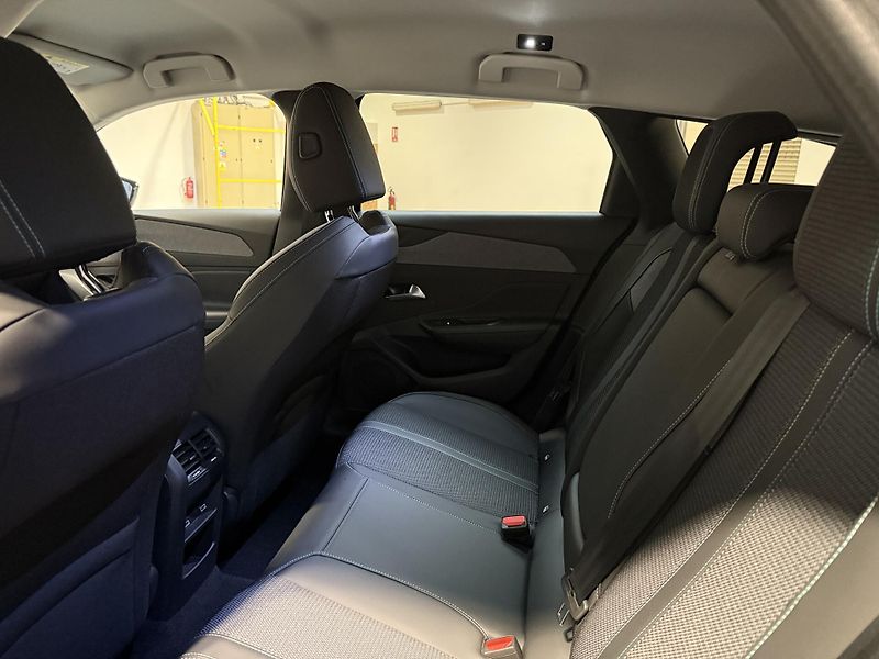 Peugeot 308 SW ALLURE 1.2 PureTech 130 S&S - fotka 12 z 14