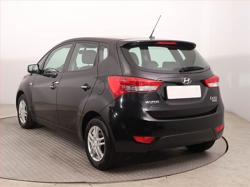 Hyundai ix20 (2015) 1.6 CRDi - fotka 4 z 12