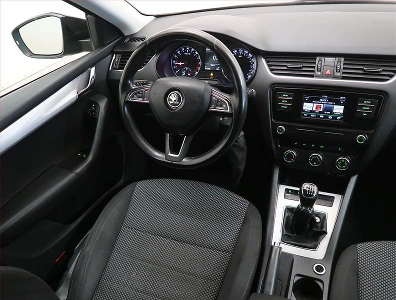 Škoda Octavia (2016) Ambition 2.0 TDI, Tempomat - fotka 7 z 13
