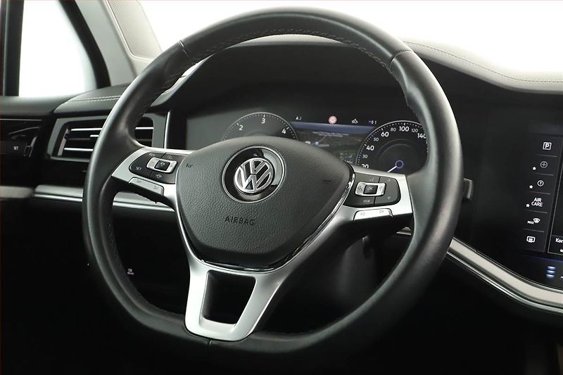 Volkswagen Touareg (2018) 3.0 TDI - fotka 24 z 30