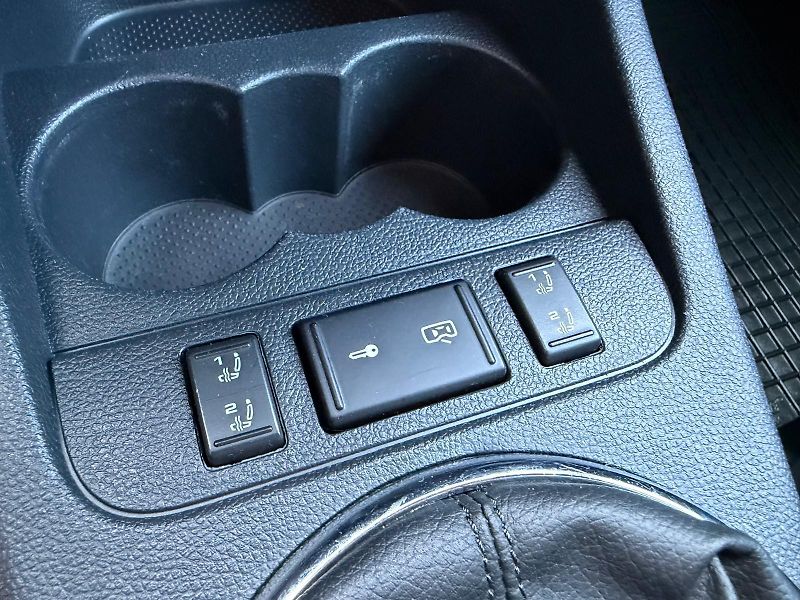 Škoda Fabia 1,2 TSi Best of /1.maj./servis - fotka 25 z 26