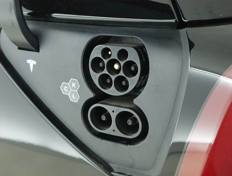 Tesla Model Y (2023) Long Range AWD 79kWh, SoH 92% - fotka 21 z 22